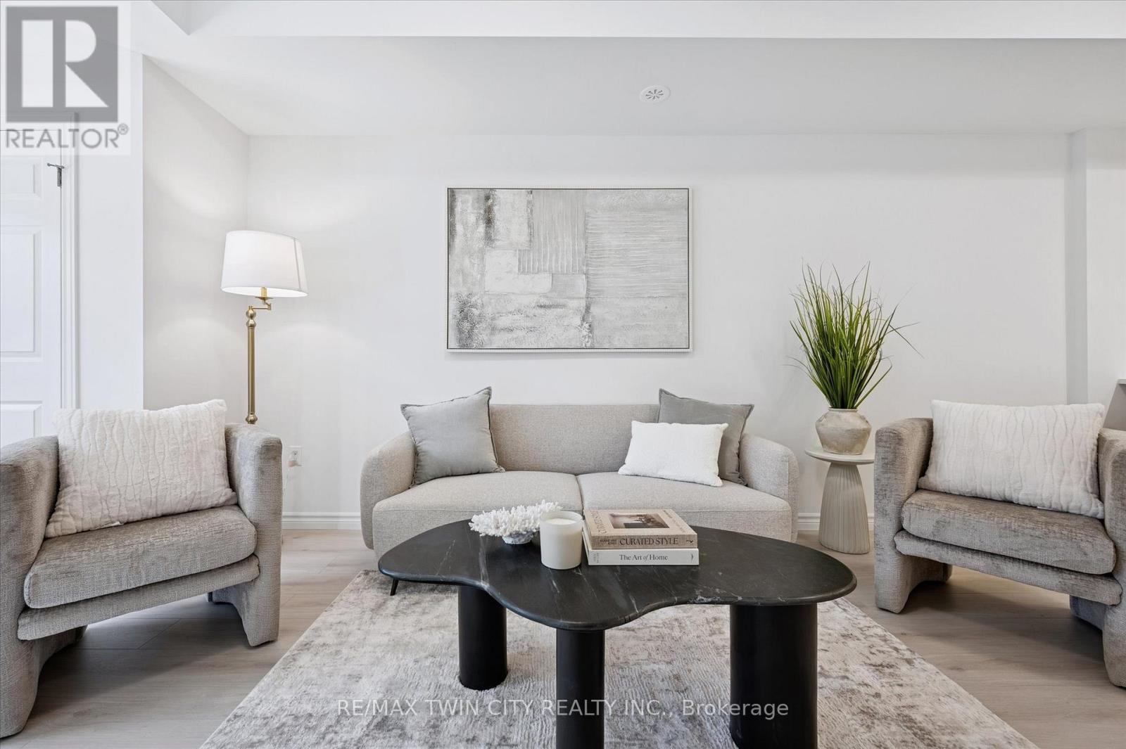 51 Lomond Lane, Kitchener, Ontario  N2R 0T6 - Photo 7 - X12934914