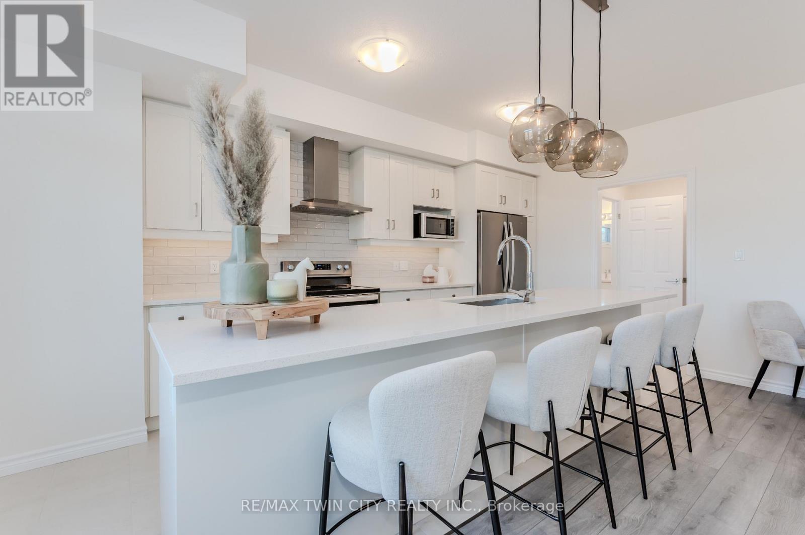 6 Lomond Lane, Kitchener, Ontario  N2R 0R4 - Photo 11 - X12934972