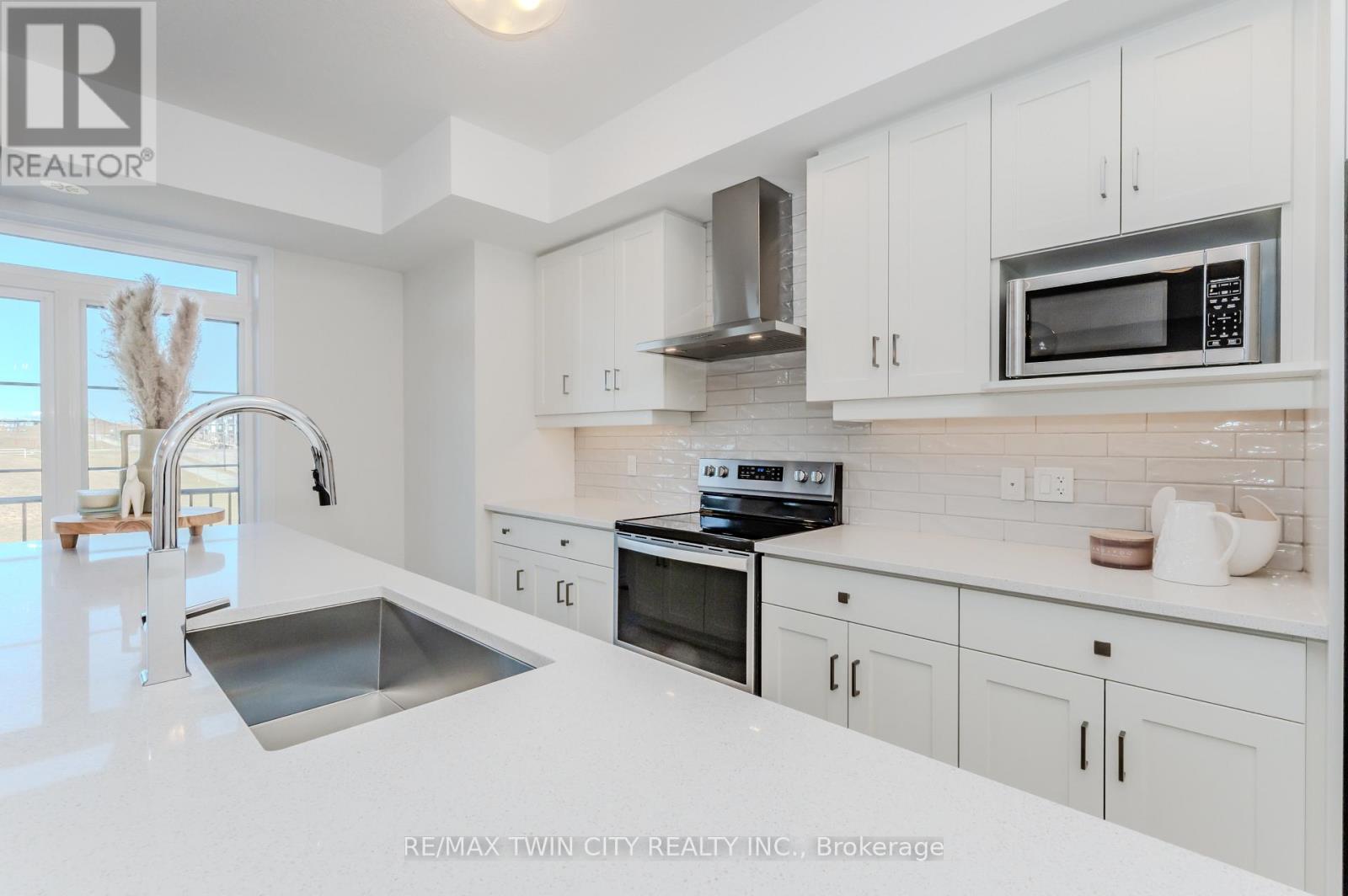 6 Lomond Lane, Kitchener, Ontario  N2R 0R4 - Photo 12 - X12934972