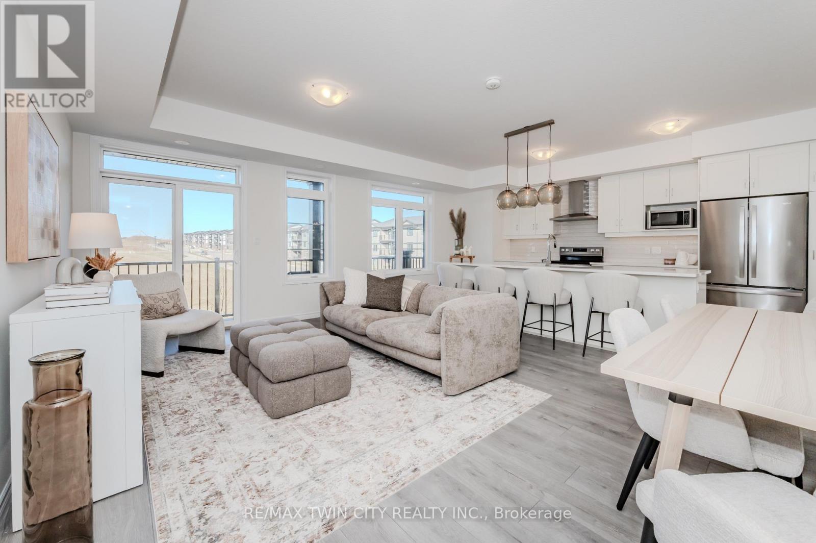 6 Lomond Lane, Kitchener, Ontario  N2R 0R4 - Photo 5 - X12934972