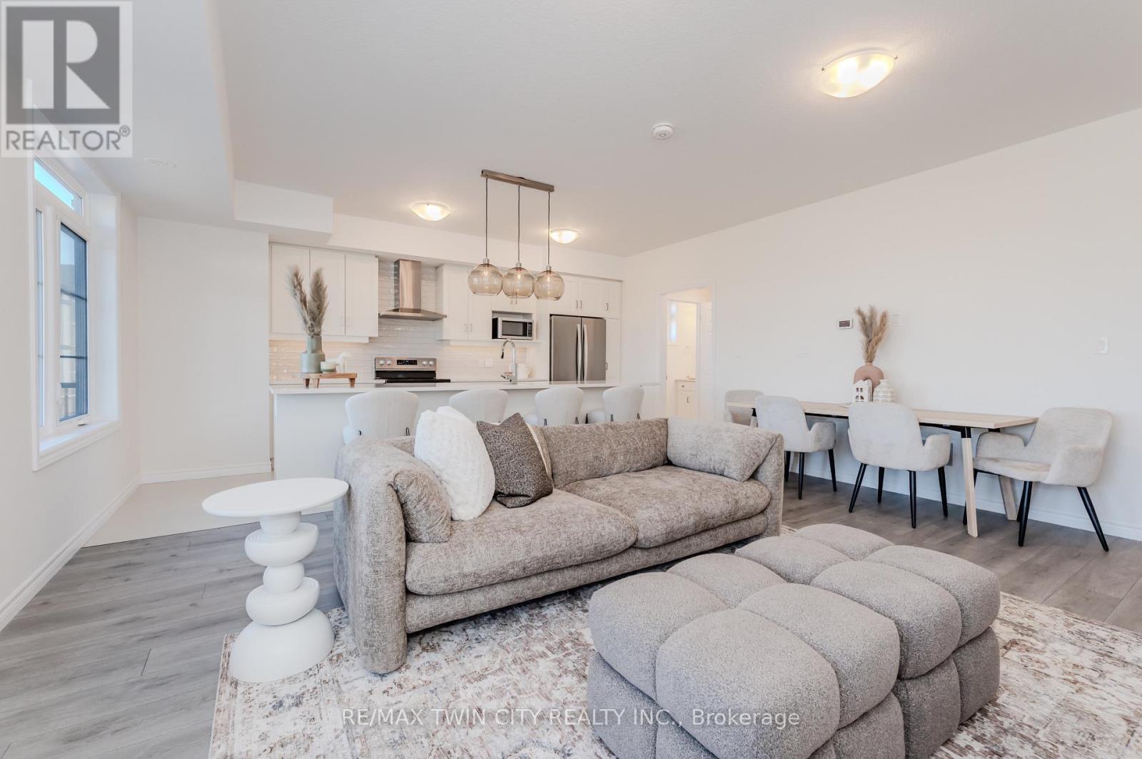 6 Lomond Lane, Kitchener, Ontario  N2R 0R4 - Photo 7 - X12934972