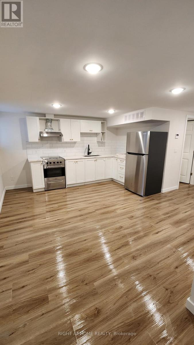 4 - 30 Stirton Street, Hamilton (Gibson), Ontario  L8L 6E8 - Photo 3 - X12934976