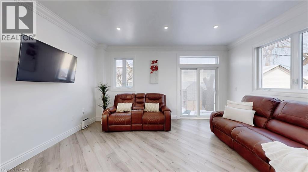 85 Albany Avenue, Hamilton, Ontario  L8H 2H4 - Photo 4 - 40816072