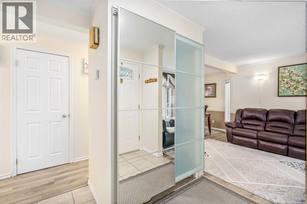 43 Millrise Crescent SW, Calgary, Alberta  T2Y 2H7 - Photo 5 - A2288261