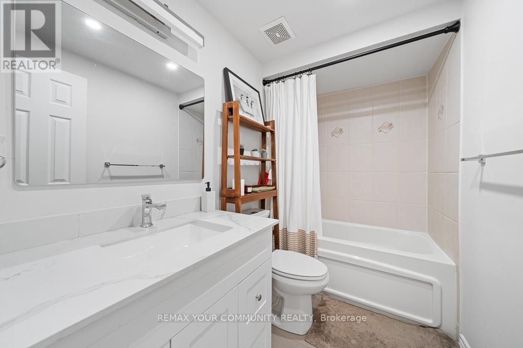 34 Park Lane Circle, Richmond Hill (South Richvale), Ontario  L4C 6S8 - Photo 15 - N12934052