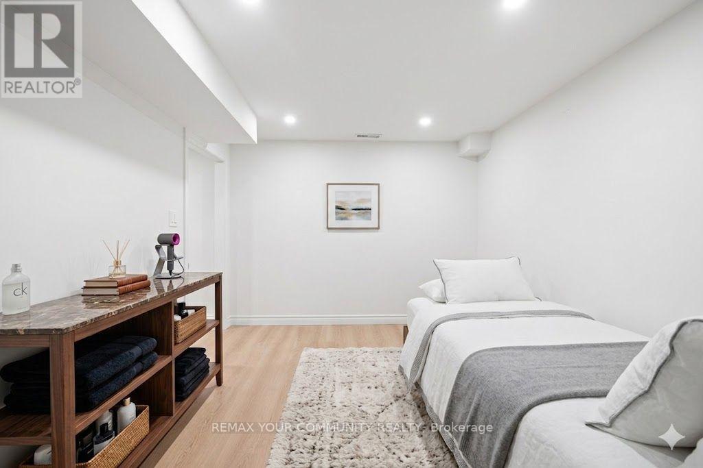 34 Park Lane Circle, Richmond Hill (South Richvale), Ontario  L4C 6S8 - Photo 20 - N12934052