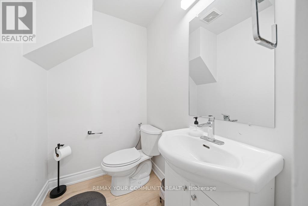 34 Park Lane Circle, Richmond Hill (South Richvale), Ontario  L4C 6S8 - Photo 10 - N12934052