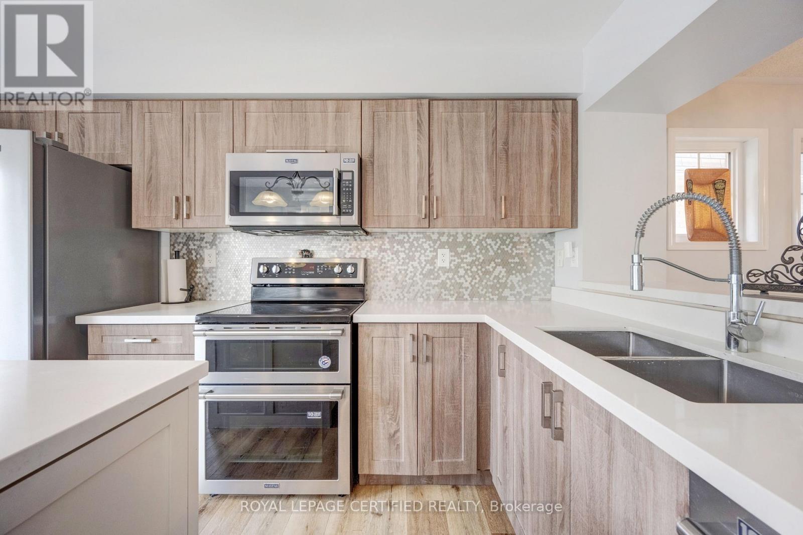 216 Magurn Gate, Milton, Ontario  L9T 7B4 - Photo 21 - W12787302