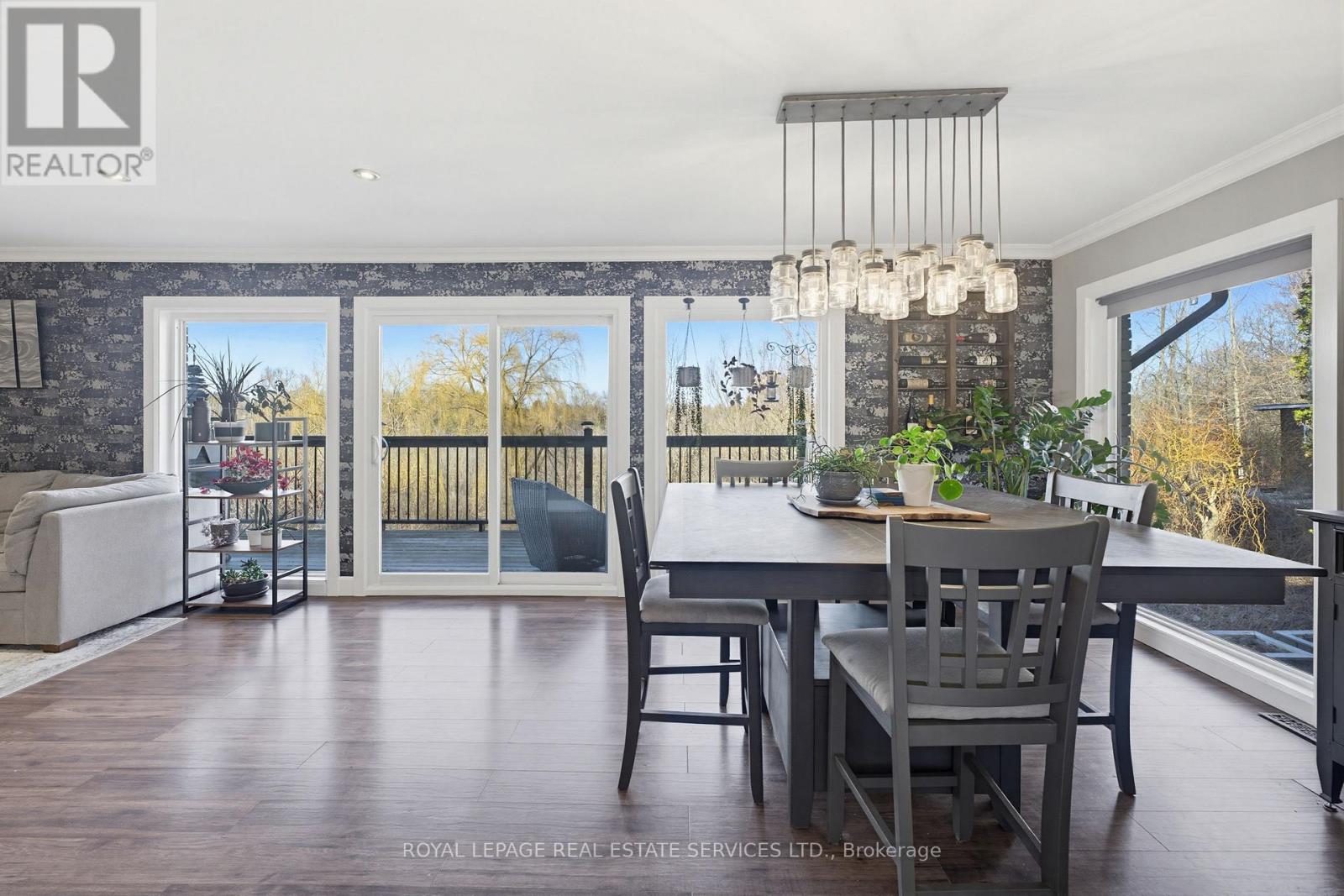 18 Cherry Street, Halton Hills, Ontario  L7G 3J8 - Photo 11 - W12933612