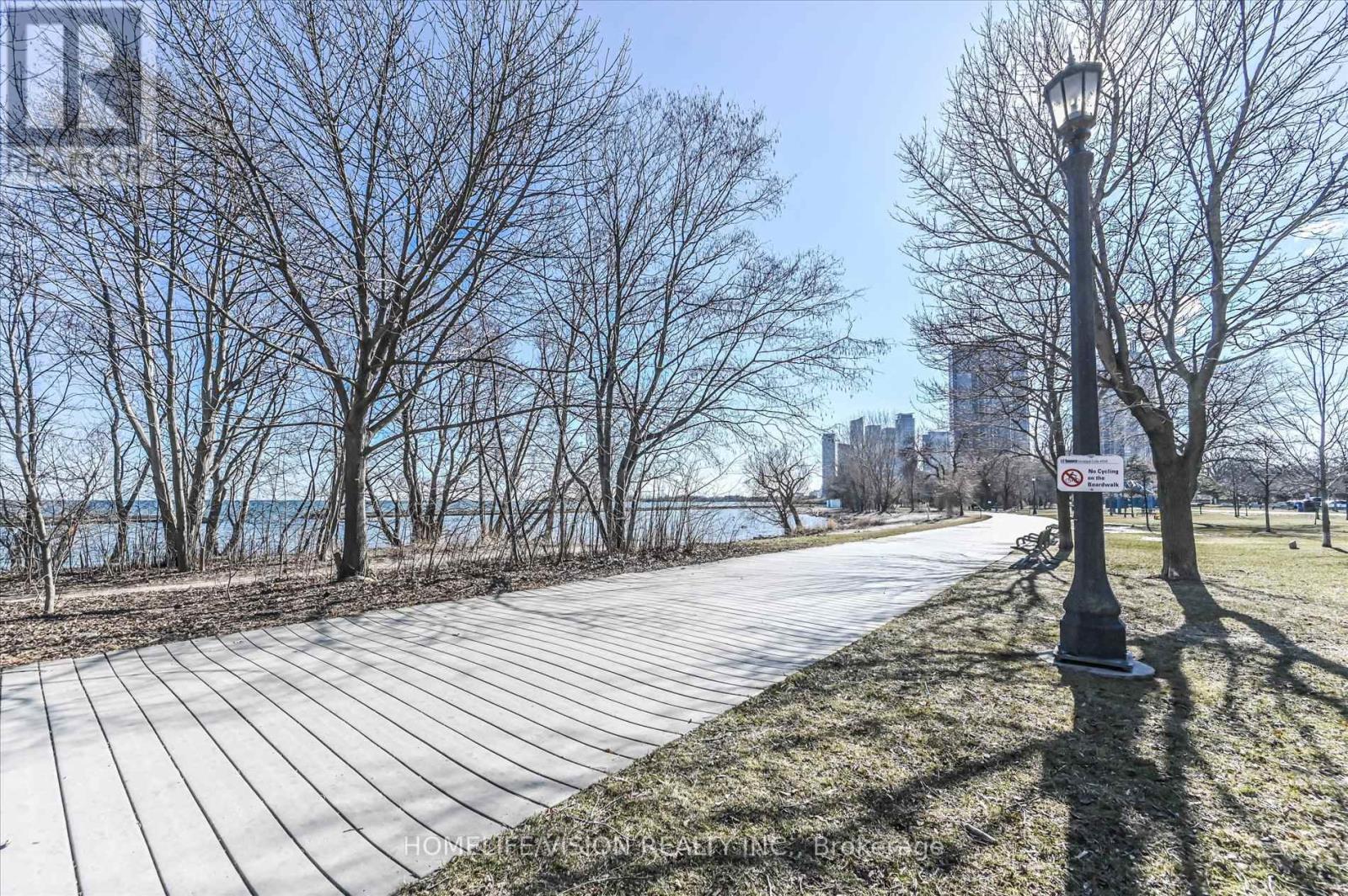 508 - 15 Windermere Avenue, Toronto (High Park-Swansea), Ontario  M6S 5A2 - Photo 37 - W12934946