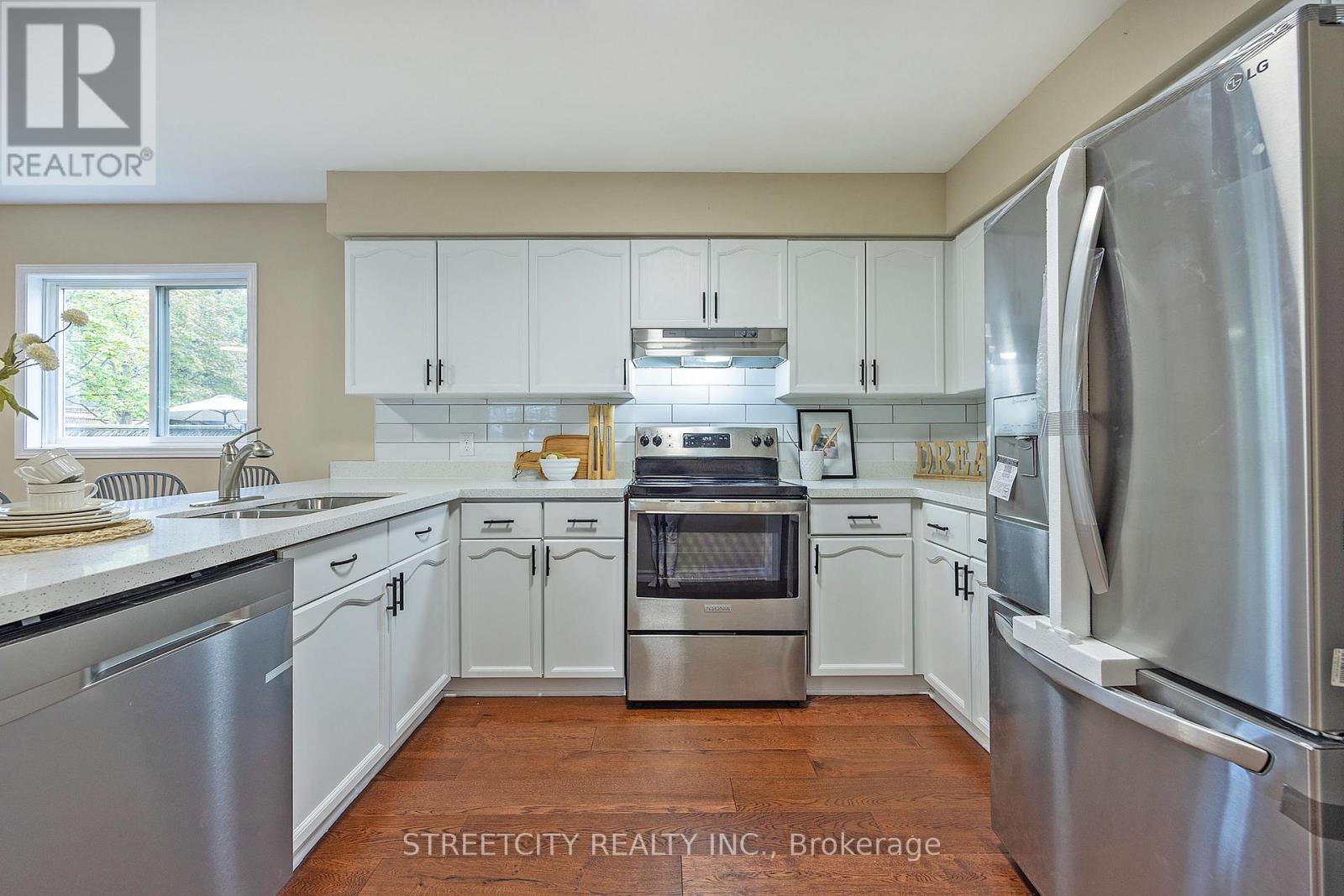 808 Guildwood Boulevard, London North, Ontario  N6H 5G2 - Photo 13 - X12935012