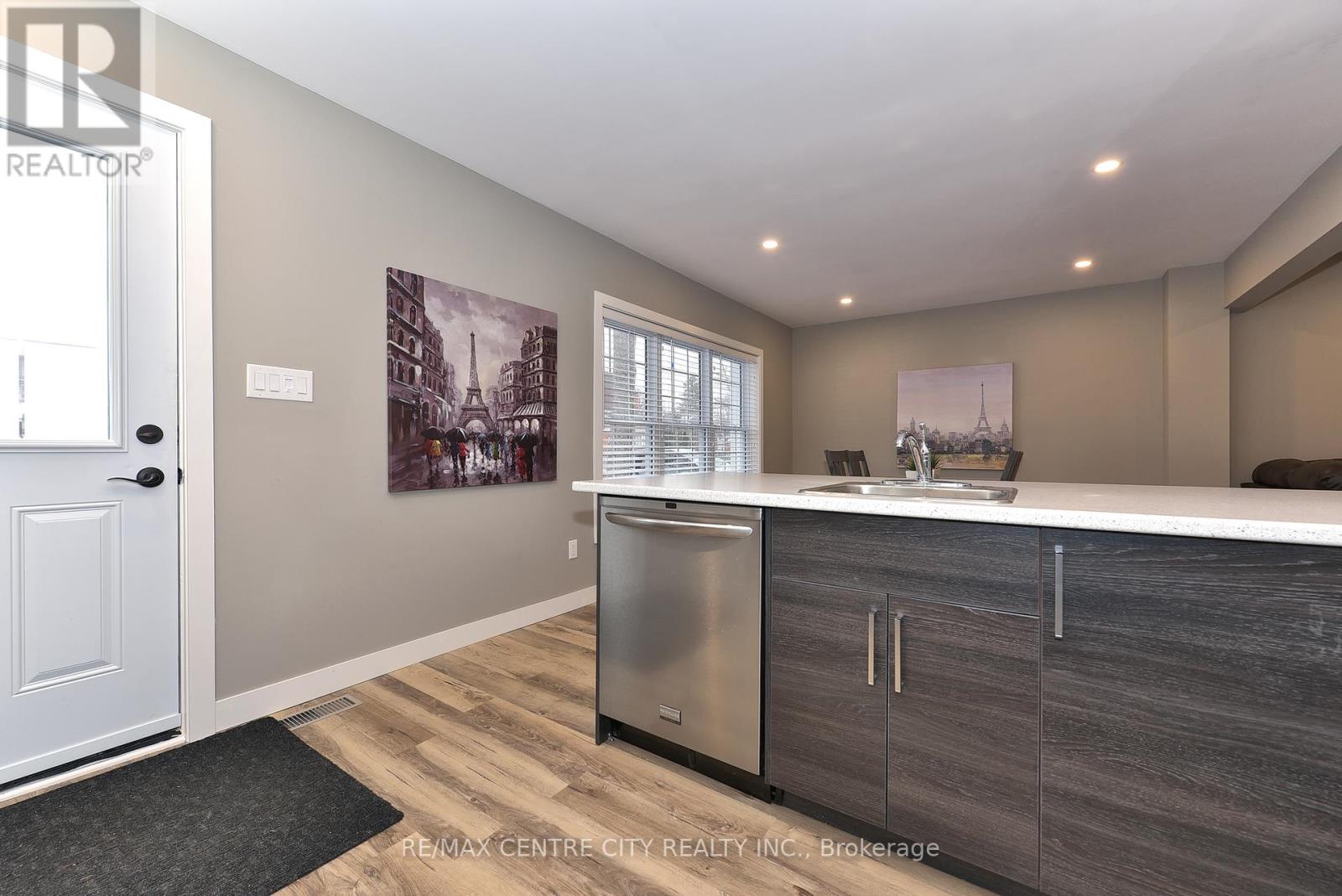 224 Rathowen Street, London North, Ontario  N6H 2G2 - Photo 5 - X12935016