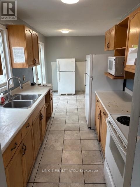 393 Fleming Drive, London East, Ontario  N5V 4Y8 - Photo 3 - X12935114