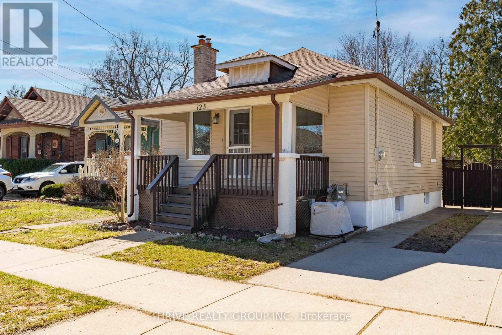 123 Thornton Avenue, London East, Ontario  N5Y 2Y6 - Photo 3 - X12935138