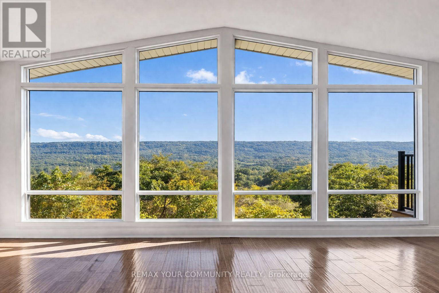 50 Oak Avenue, Hamilton, Ontario  L9H 4Y9 - Photo 2 - X12922124