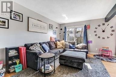 17 - 711 Osgoode Drive, London South, Ontario  N6E 2C8 - Photo 4 - X12935182