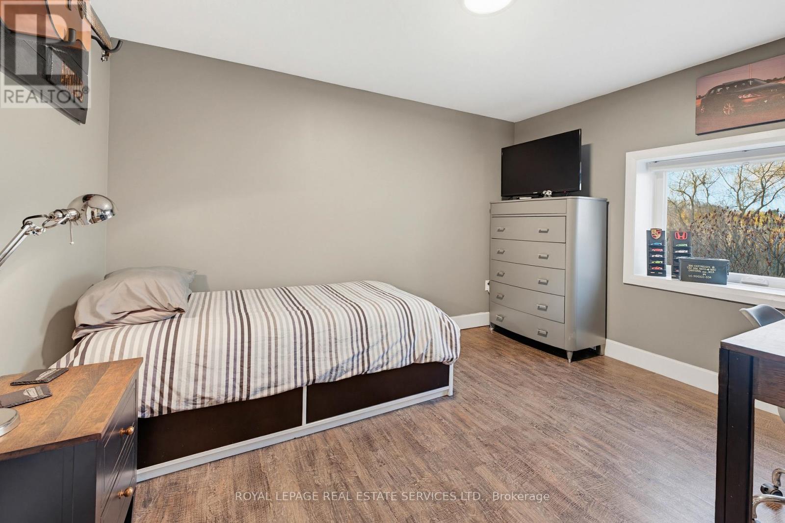 18 Cherry Street, Halton Hills, Ontario  L7G 3J8 - Photo 36 - W12933612