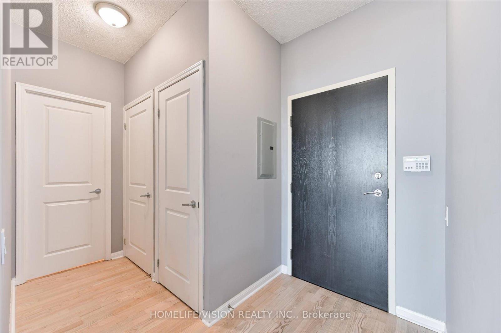 508 - 15 Windermere Avenue, Toronto (High Park-Swansea), Ontario  M6S 5A2 - Photo 9 - W12934946