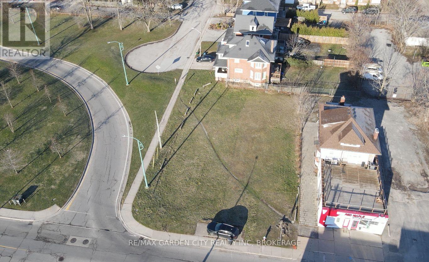 5319 Victoria Avenue, Niagara Falls, Ontario  L2E 4E6 - Photo 2 - X12935086