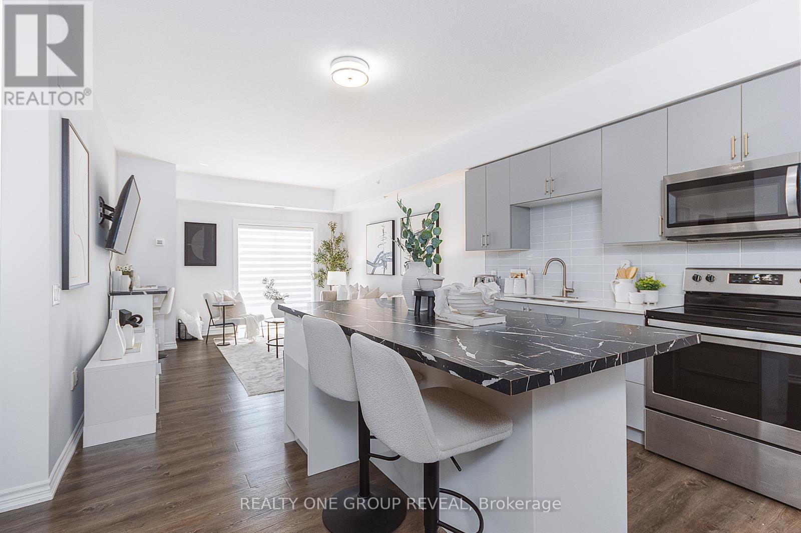 417 - 290 Liberty Street N, Clarington, Ontario  L1C 0V5 - Photo 2 - E12885934