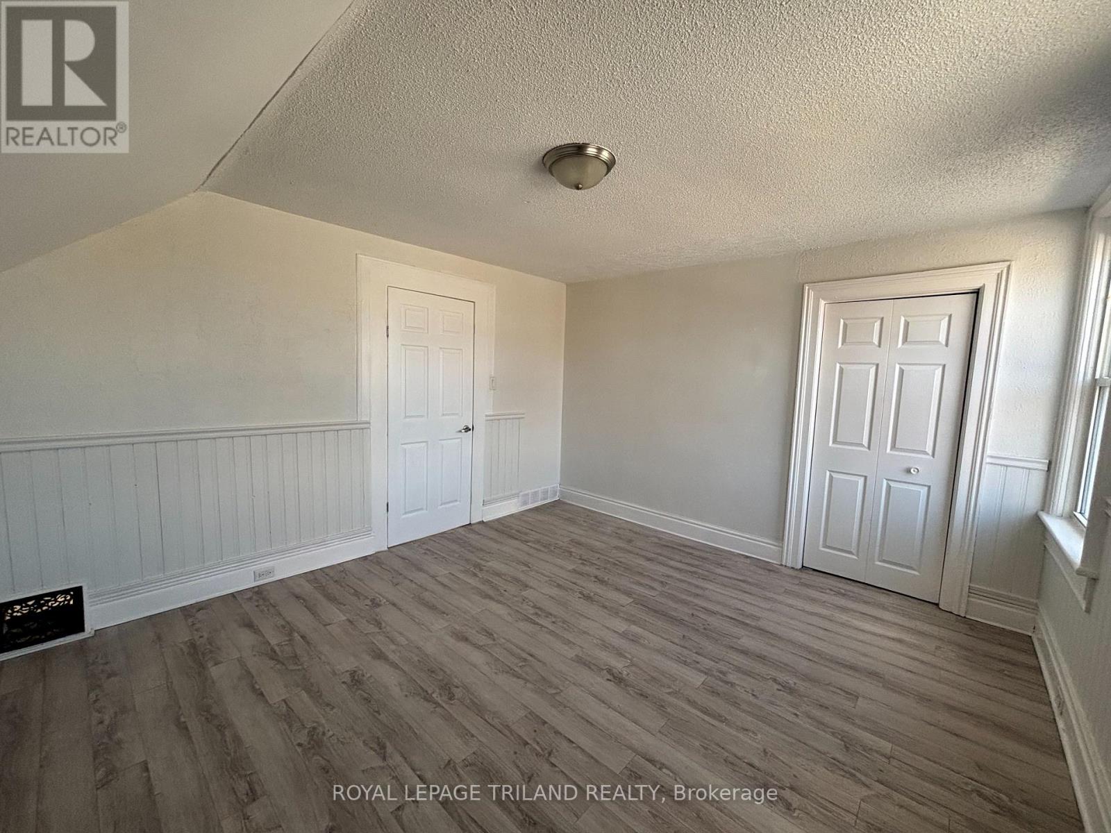 30 Kains Street, St. Thomas, Ontario  N5P 1M9 - Photo 7 - X12934486