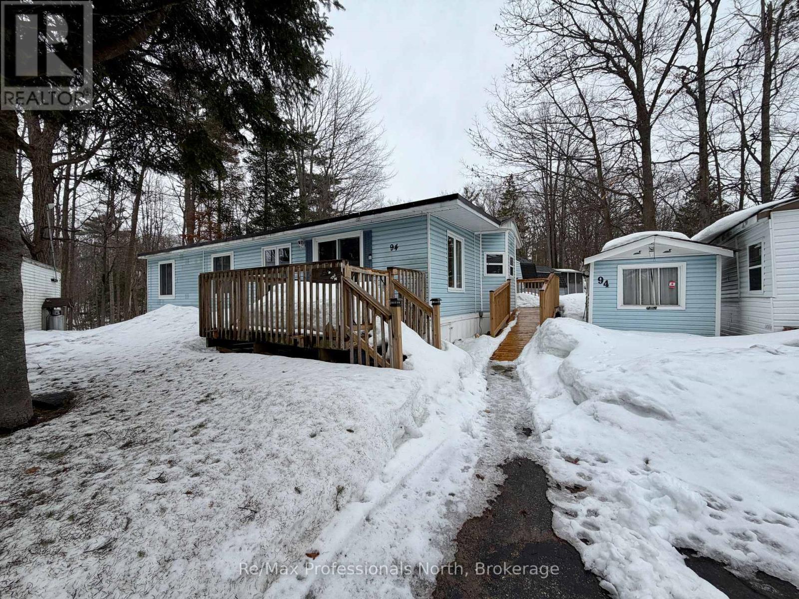 94 - 1007 Racoon Road, Gravenhurst, Ontario P1P 0C5 - Photo 2 - X12934982