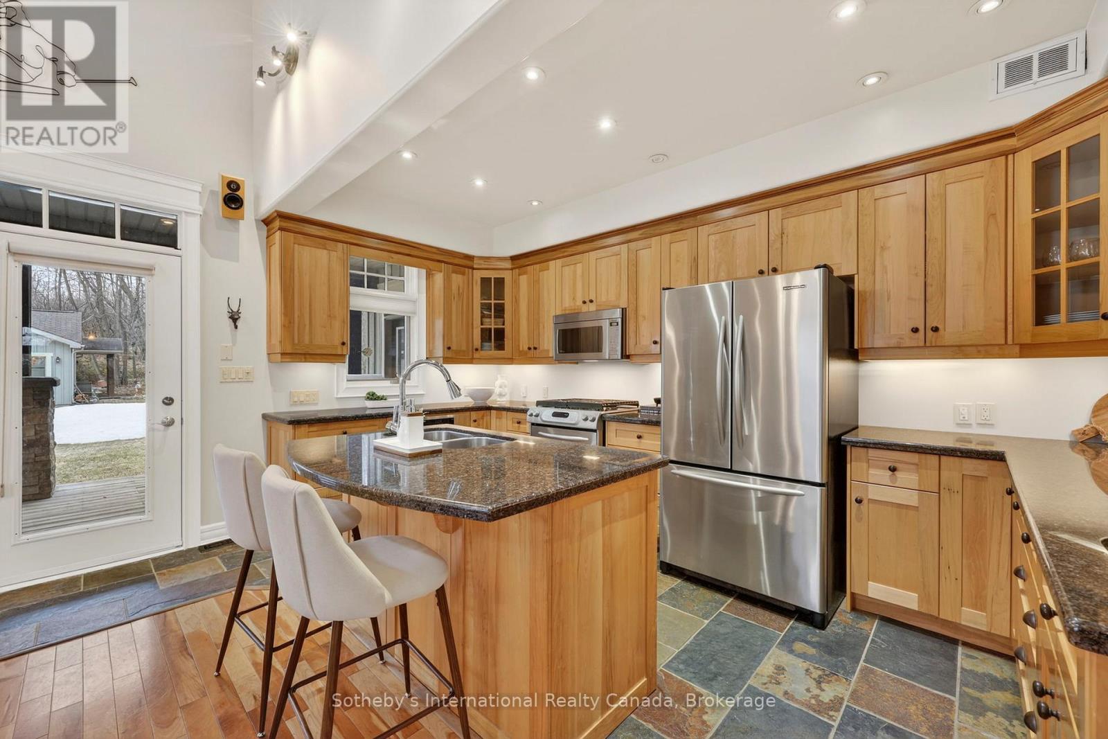 160 Sunset Boulevard, Blue Mountains, Ontario  N0H 2P0 - Photo 12 - X12935070