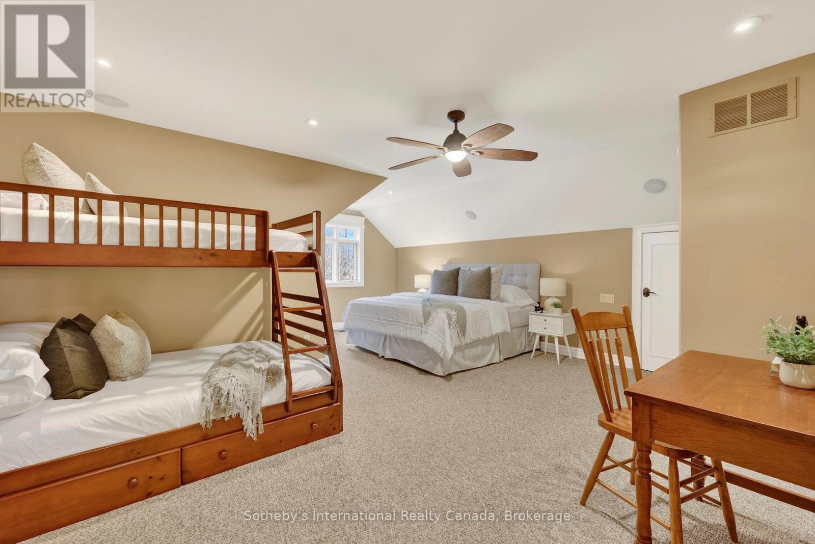 160 Sunset Boulevard, Blue Mountains, Ontario  N0H 2P0 - Photo 21 - X12935070