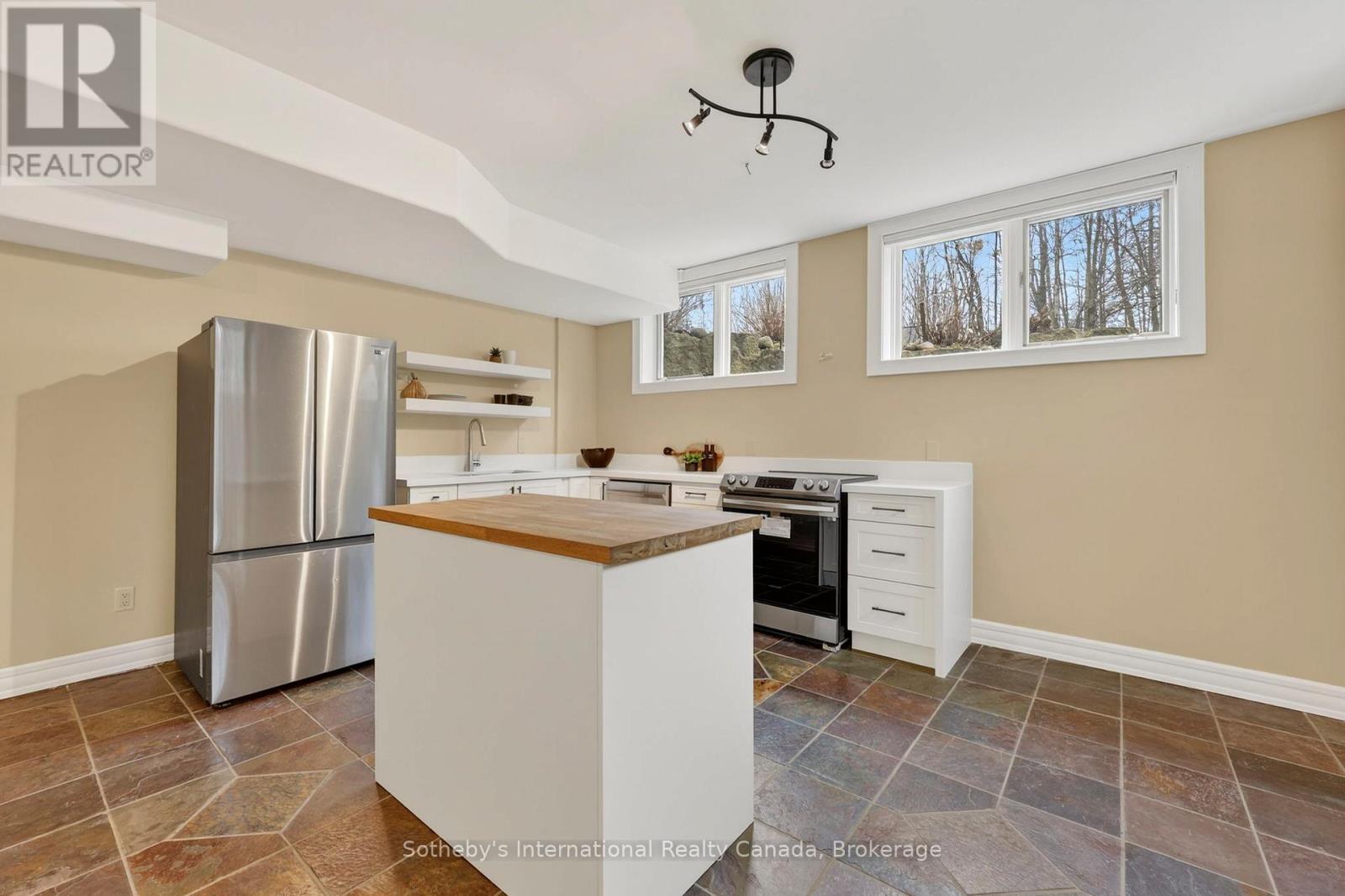 160 Sunset Boulevard, Blue Mountains, Ontario  N0H 2P0 - Photo 30 - X12935070