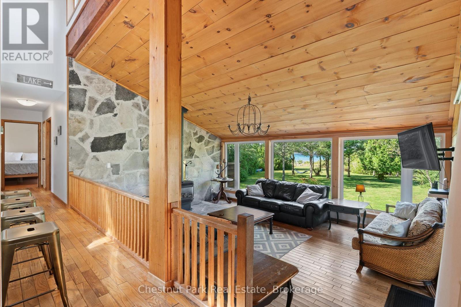 139 Huron Drive, Northern Bruce Peninsula, Ontario  N0H 2R0 - Photo 11 - X12935108