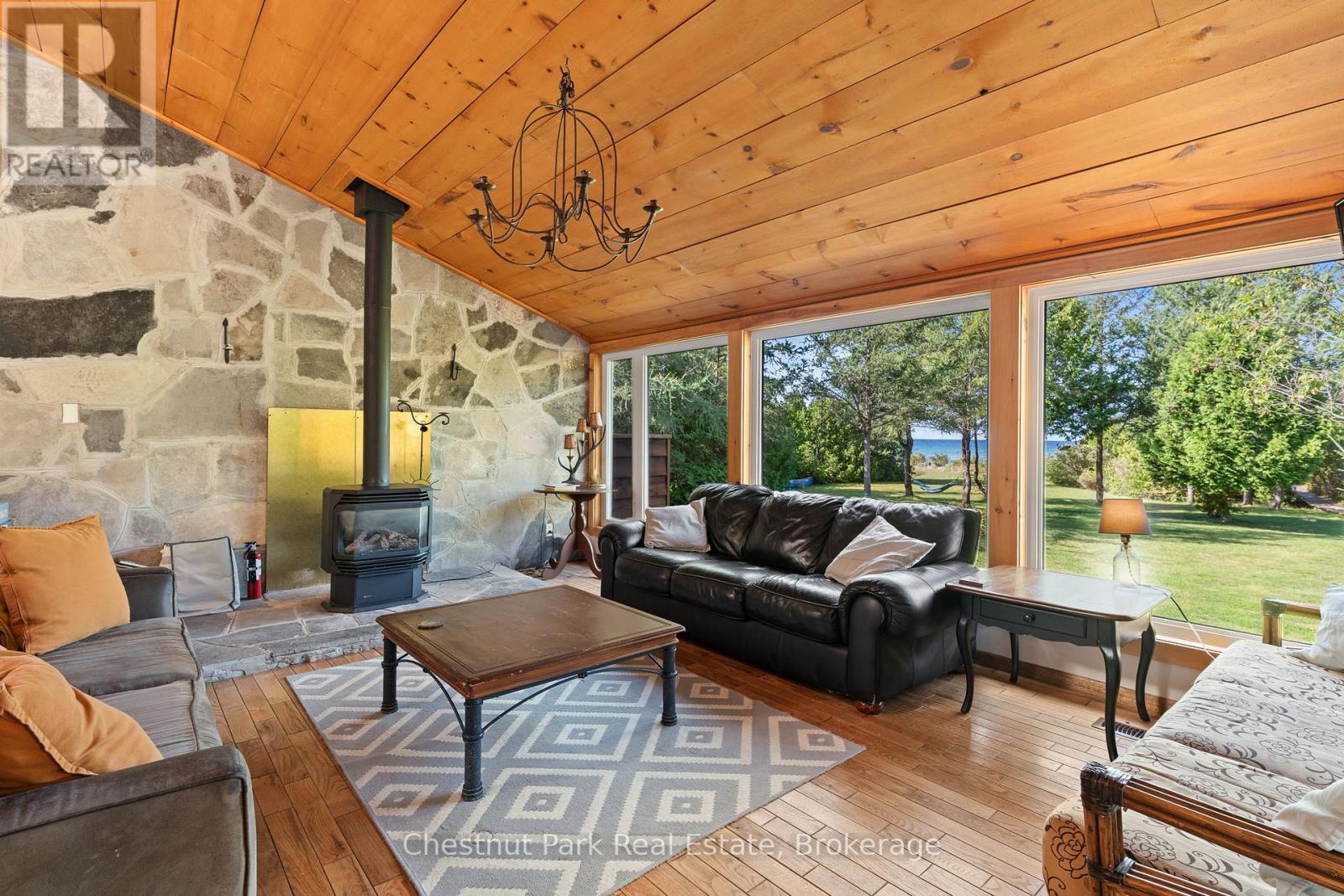 139 Huron Drive, Northern Bruce Peninsula, Ontario  N0H 2R0 - Photo 15 - X12935108