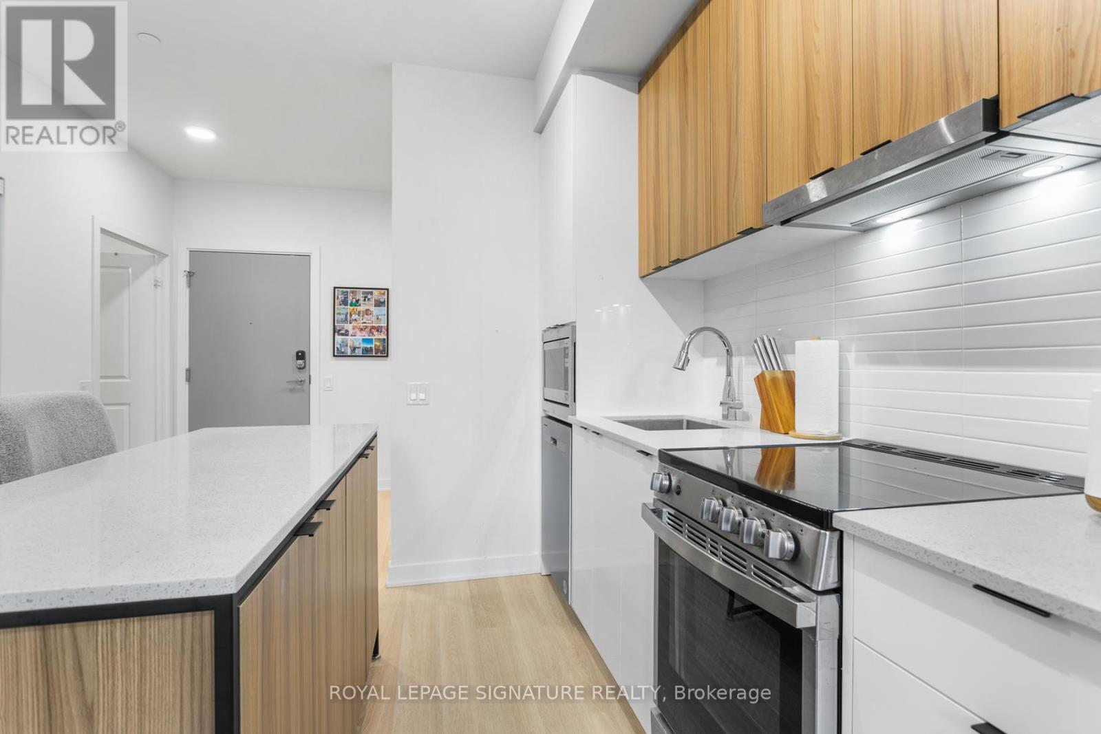 A719 - 30 Upper Mall Way, Vaughan, Ontario  L4J 0L7 - Photo 12 - N12879360