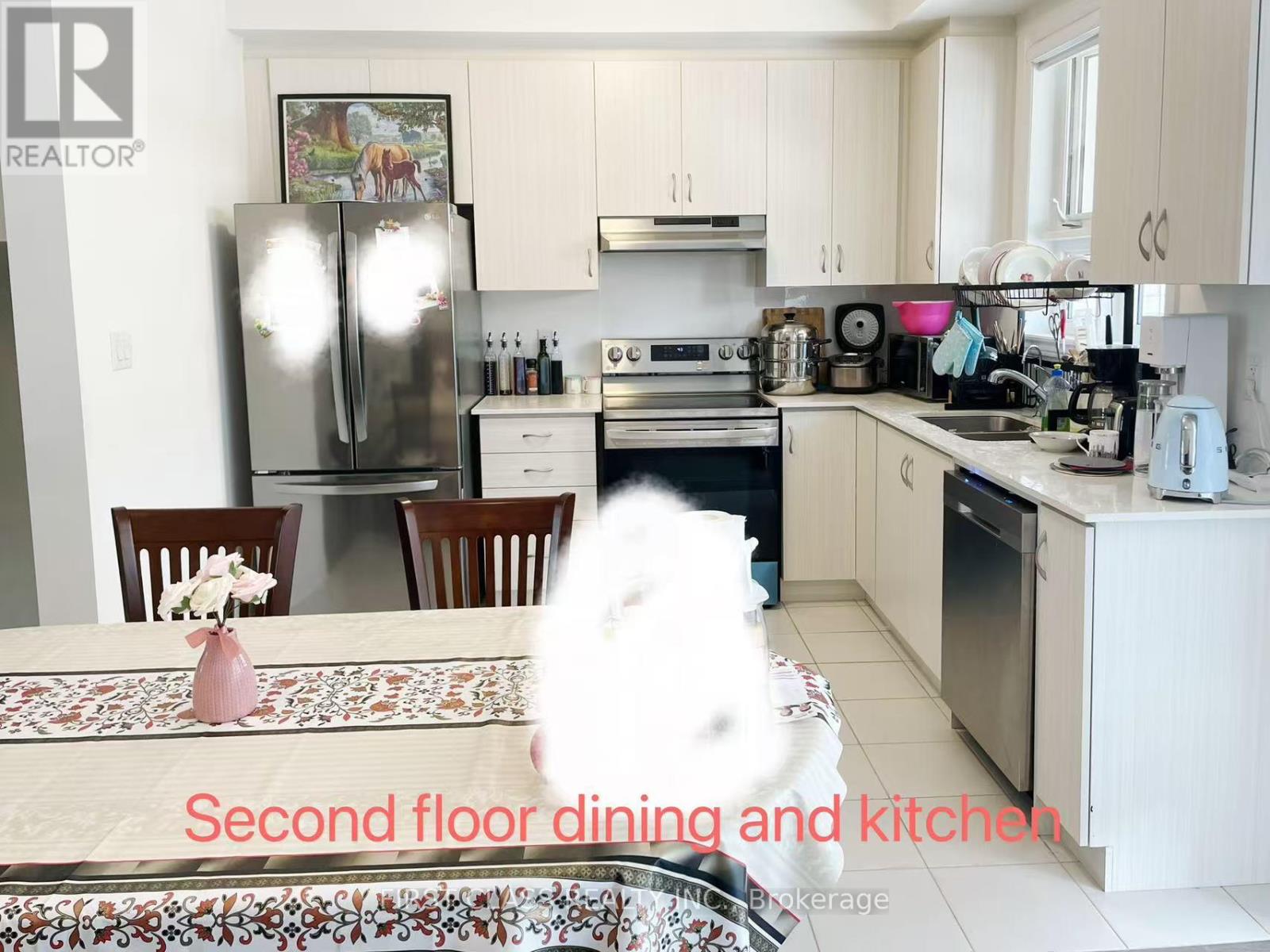 6 Massachusetts Lane, Markham, Ontario  L6E 0V6 - Photo 5 - N12932040