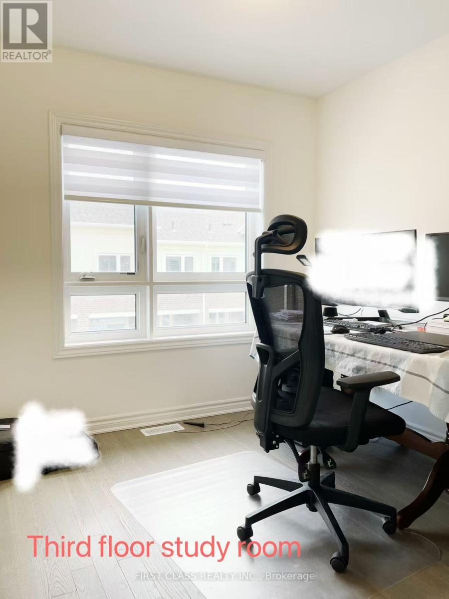 6 Massachusetts Lane, Markham, Ontario  L6E 0V6 - Photo 12 - N12932040