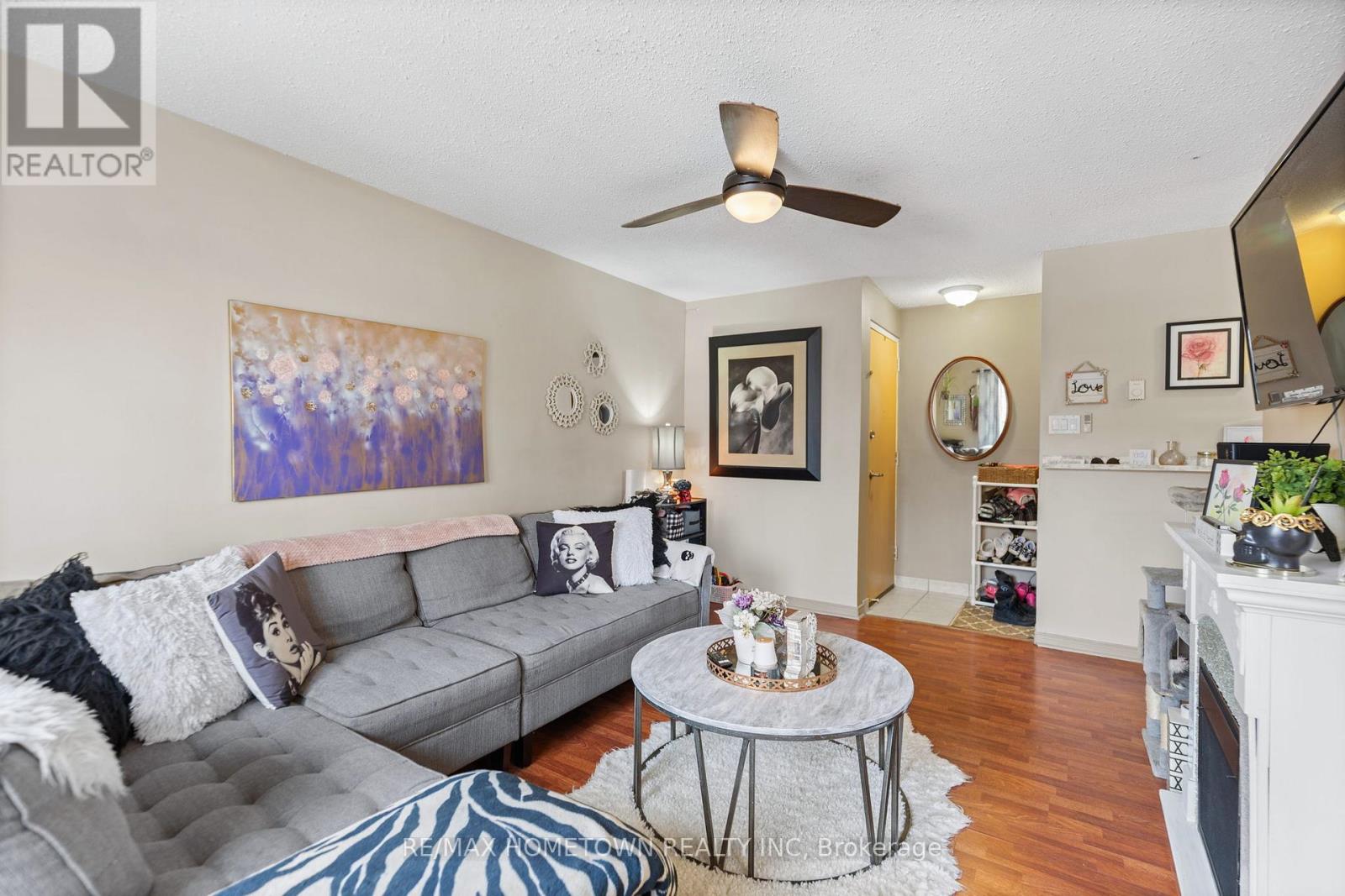 202 - 323 Main Street, Merrickville-Wolford, Ontario K0G 1N0 - Photo 5 - X12934992