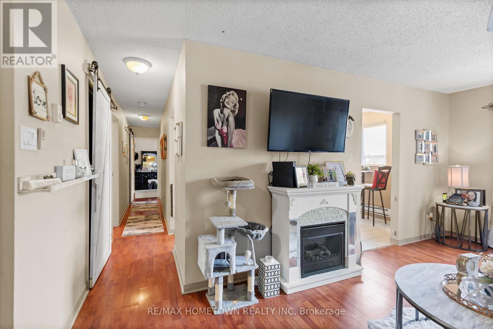 202 - 323 Main Street, Merrickville-Wolford, Ontario K0G 1N0 - Photo 6 - X12934992