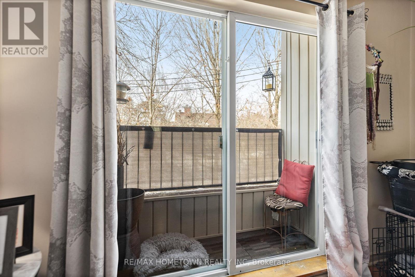 202 - 323 Main Street, Merrickville-Wolford, Ontario K0G 1N0 - Photo 8 - X12934992