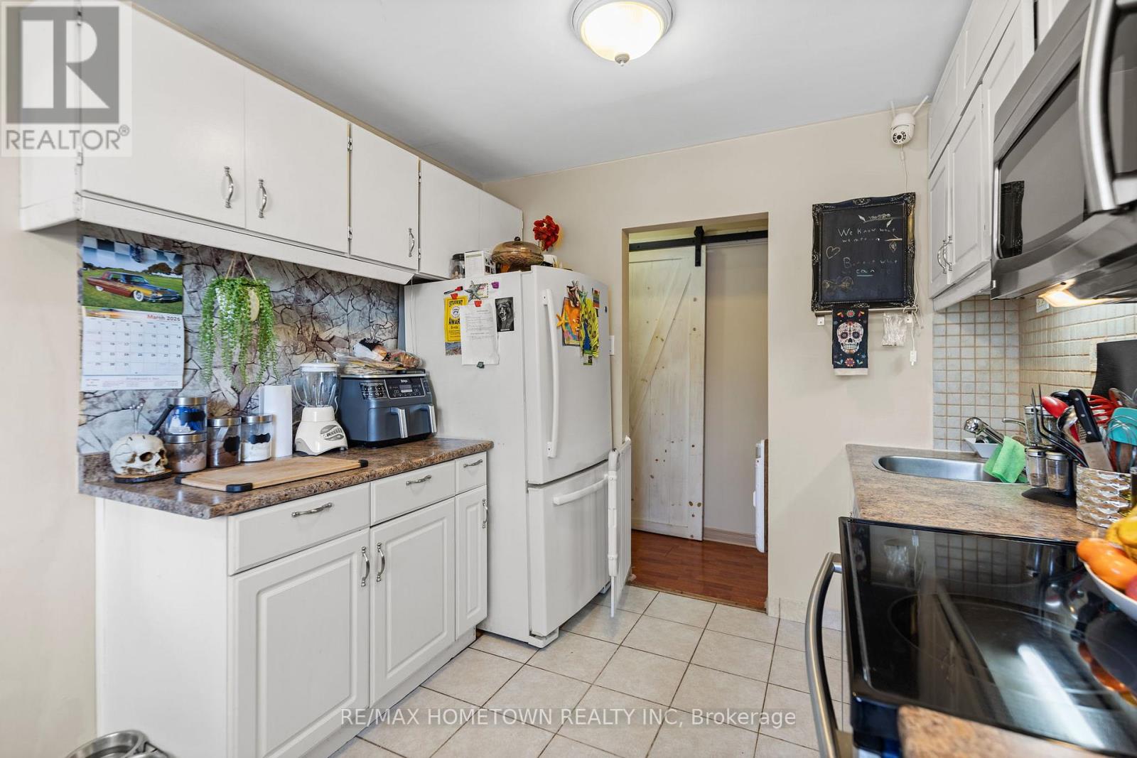 202 - 323 Main Street, Merrickville-Wolford, Ontario K0G 1N0 - Photo 9 - X12934992