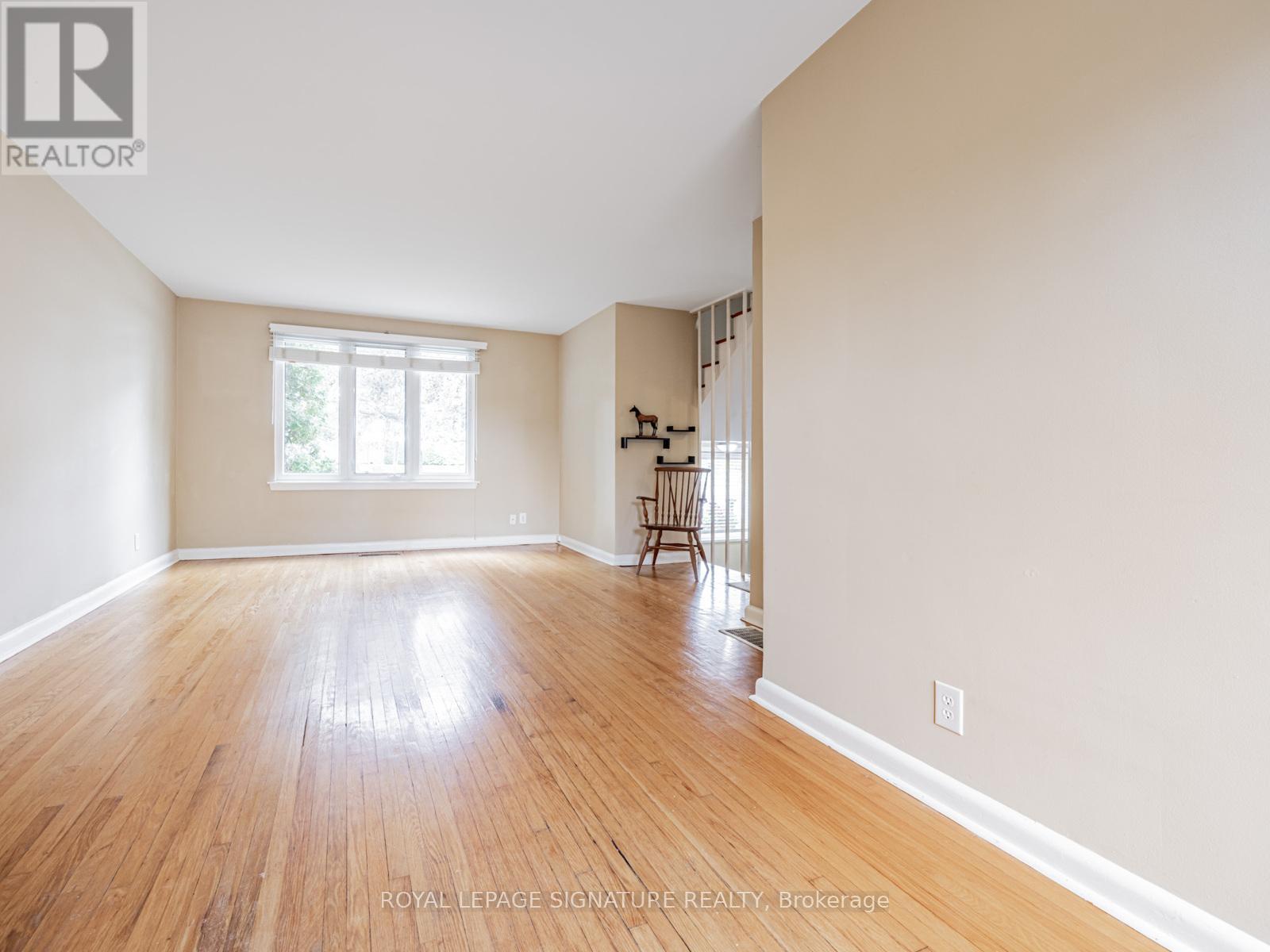 4 Burdock Lane, Toronto, Ontario  M3C 2G5 - Photo 10 - C12845662