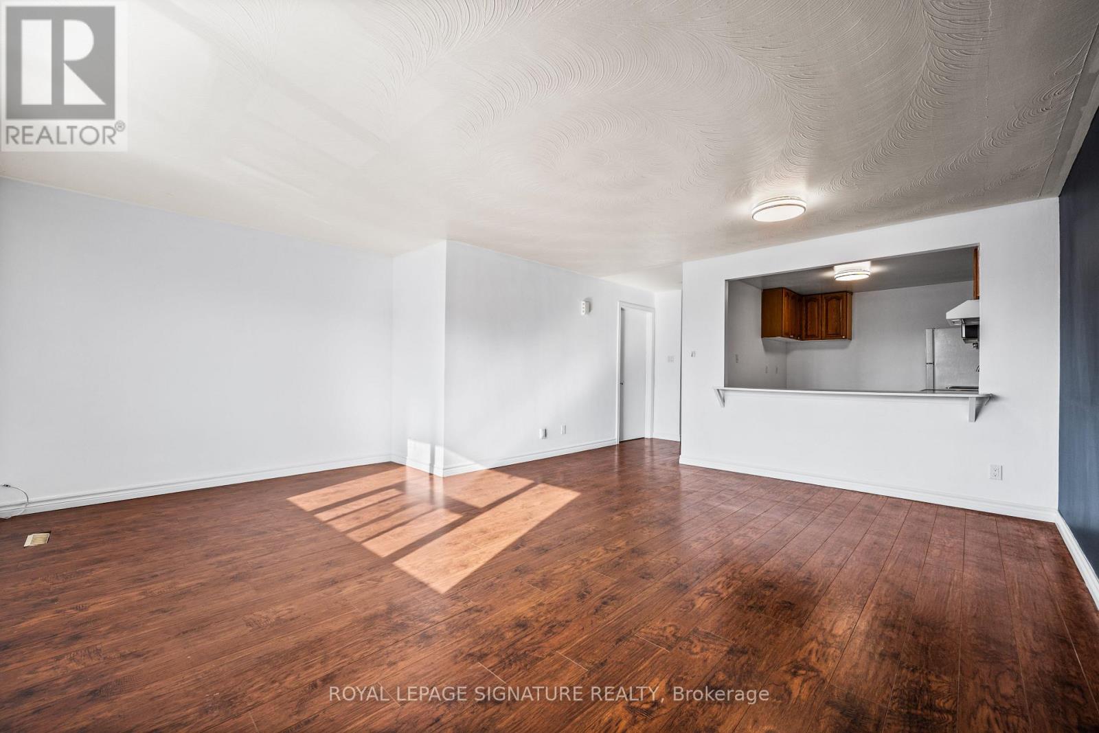 900a Wilson Avenue, Toronto, Ontario  M3K 1E7 - Photo 5 - W12801400