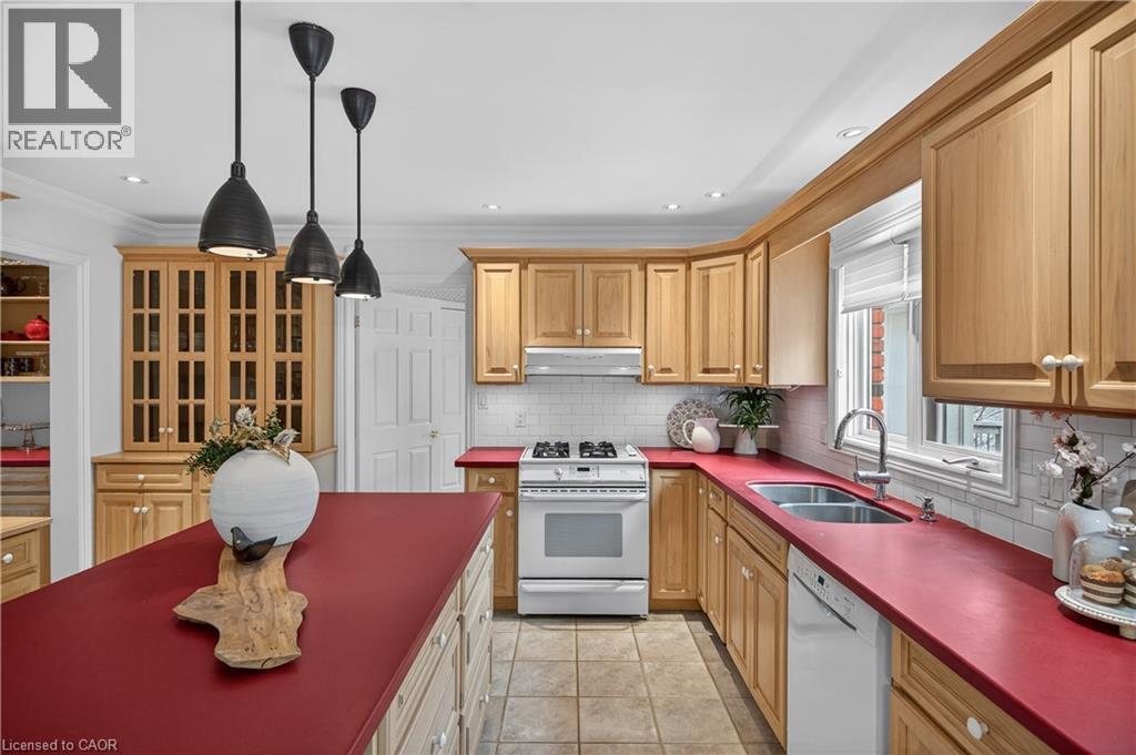 136 Grindstone Way, Waterdown, Ontario  L9H 7B8 - Photo 11 - 40812127