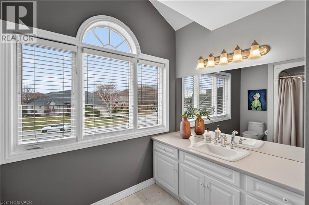 136 Grindstone Way, Waterdown, Ontario  L9H 7B8 - Photo 33 - 40812127