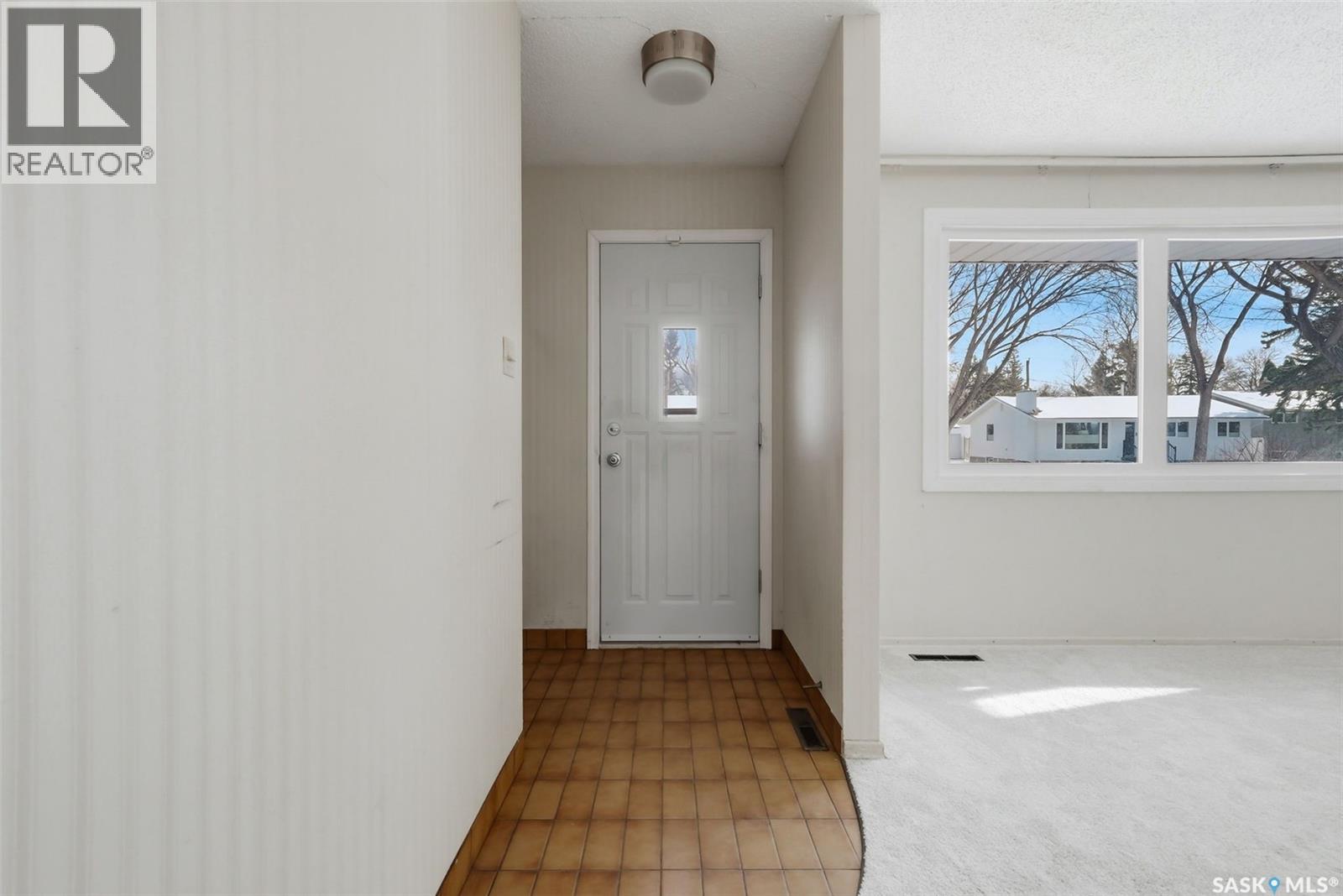 148 Marsh Crescent, Regina, Saskatchewan  S4S 5J7 - Photo 2 - SK031544