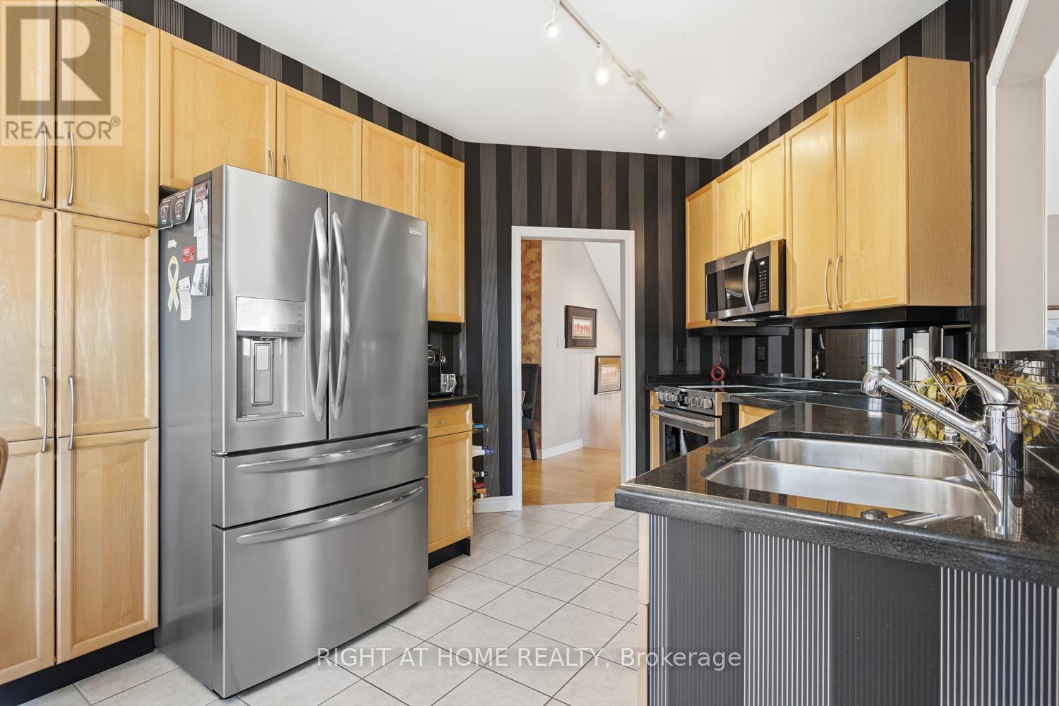 303 Waterbury Crescent, Scugog, Ontario  L9L 1S5 - Photo 9 - E12935132