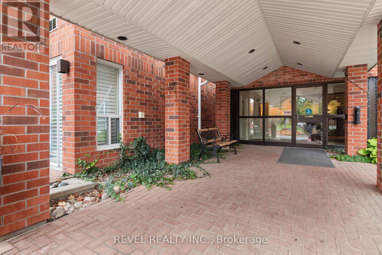 306 - 3 Heritage Way, Kawartha Lakes, Ontario  K9V 5Z1 - Photo 2 - X12935038