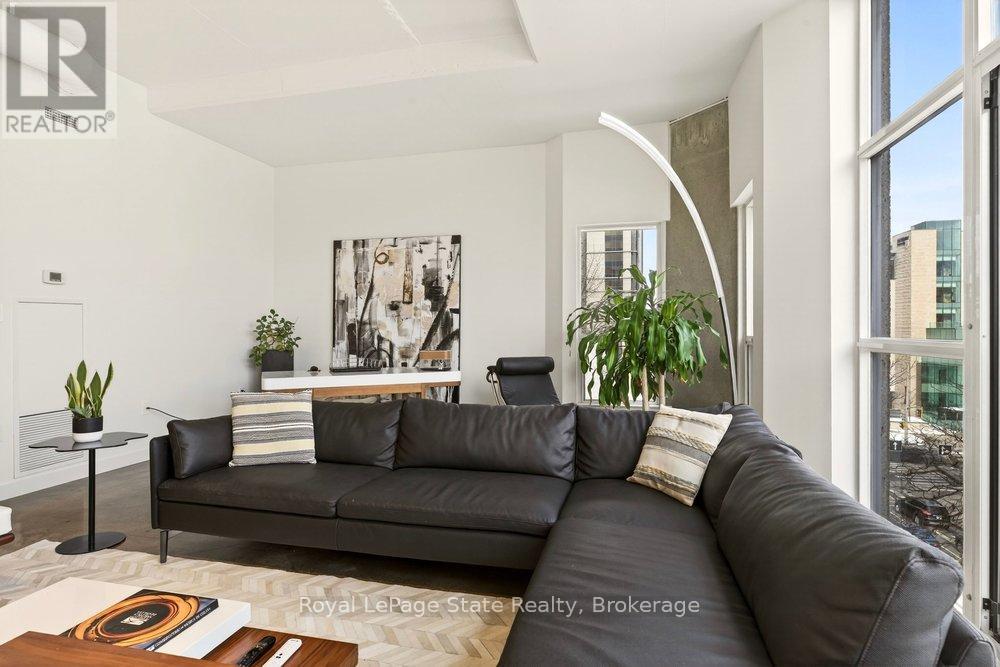 401 - 66 Bay Street S, Hamilton, Ontario  L8P 4Z6 - Photo 9 - X12856570