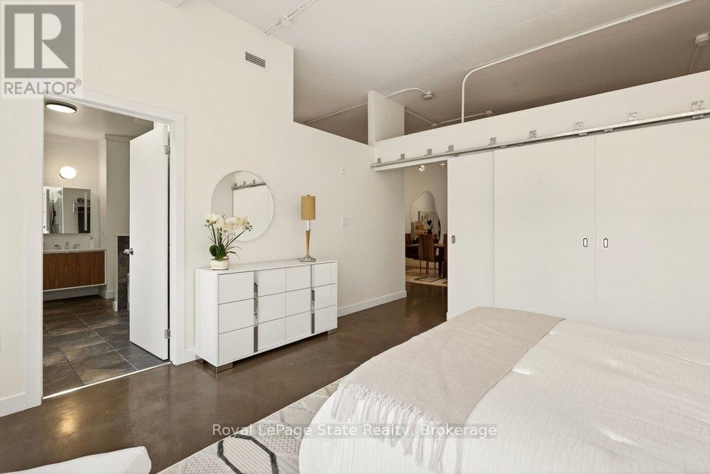 401 - 66 Bay Street S, Hamilton, Ontario  L8P 4Z6 - Photo 21 - X12856570