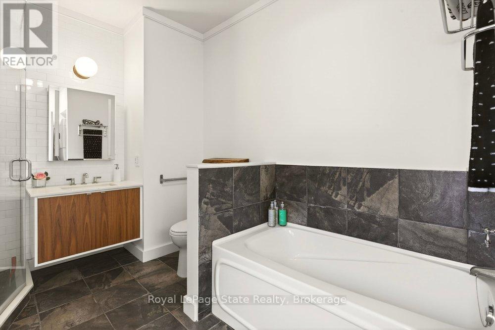 401 - 66 Bay Street S, Hamilton, Ontario  L8P 4Z6 - Photo 22 - X12856570