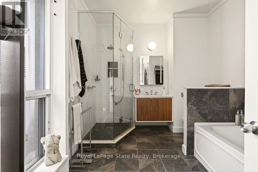 401 - 66 Bay Street S, Hamilton, Ontario  L8P 4Z6 - Photo 23 - X12856570