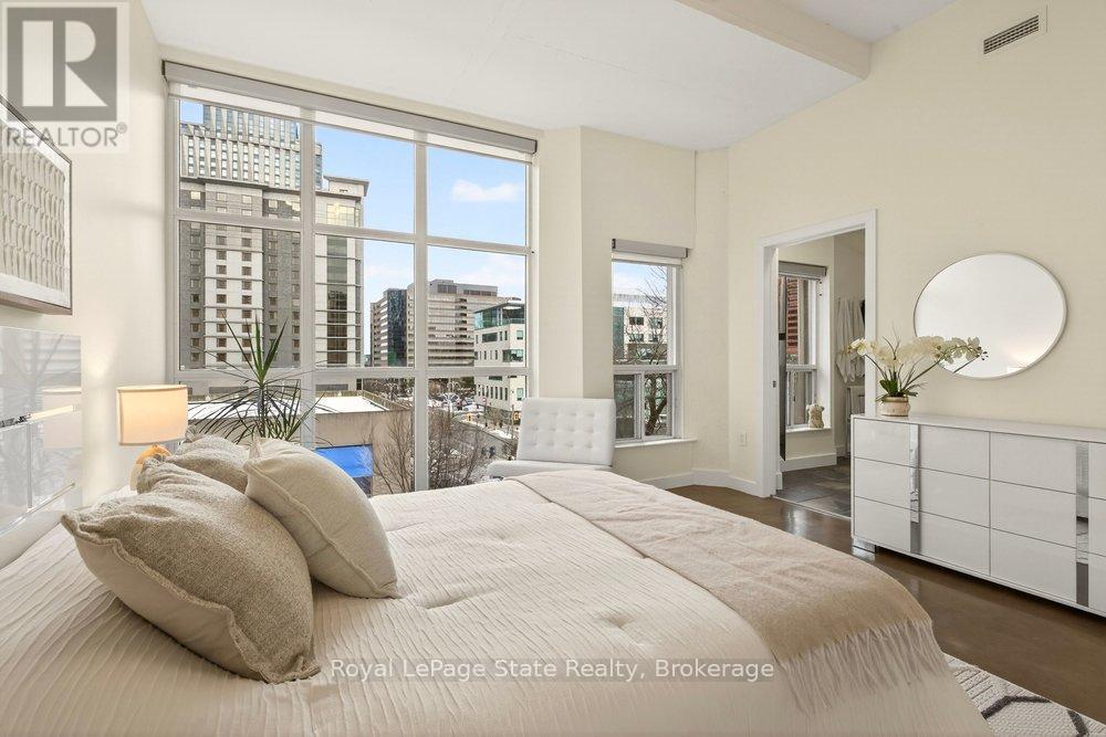 401 - 66 Bay Street S, Hamilton, Ontario  L8P 4Z6 - Photo 19 - X12856570